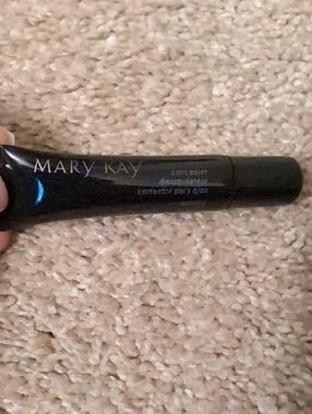 Mary Kay Concealer Tube